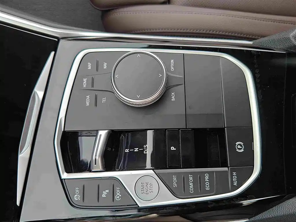 BMW 3 Series 2023 — фото 16