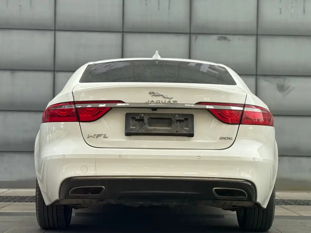 Jaguar XFL 2017 — фото 18