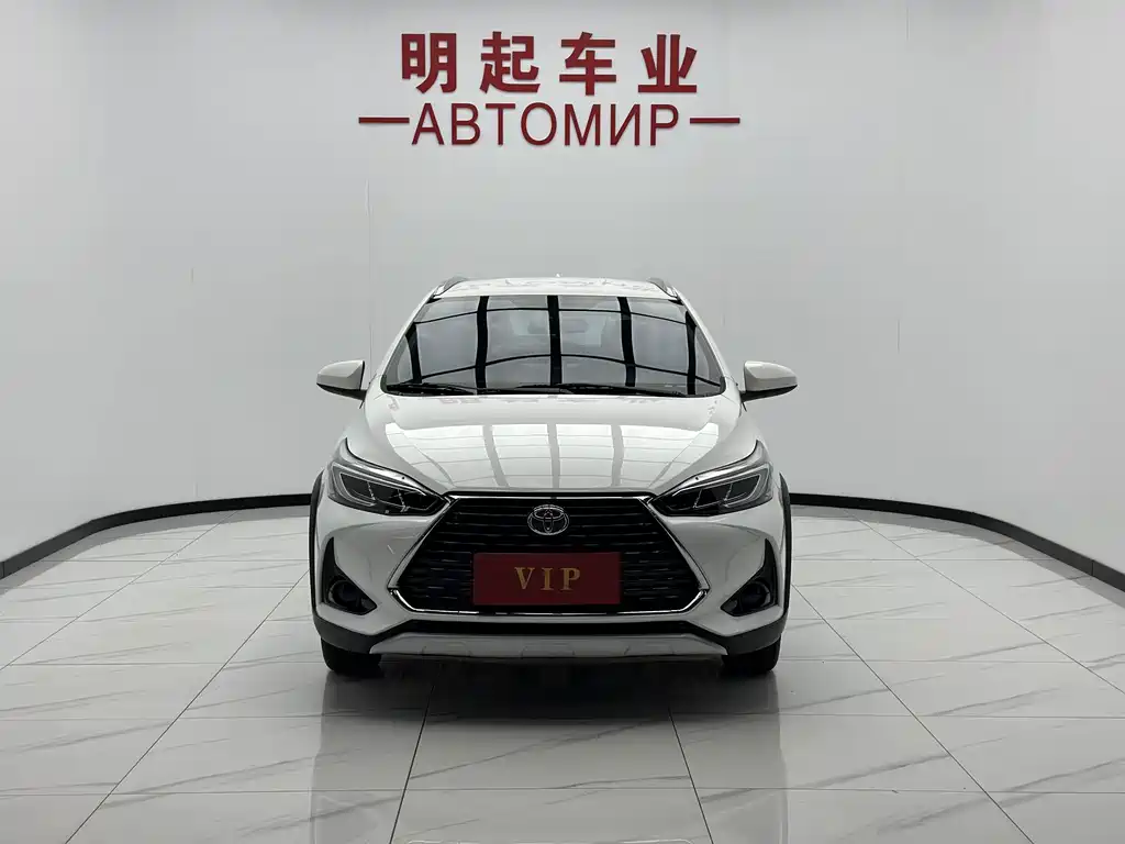 Toyota Yaris L 2023