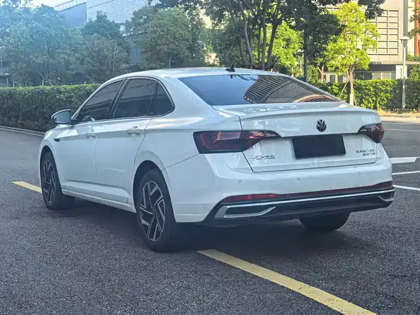 Volkswagen Sagitar 2023