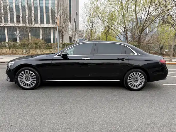 Mercedes-Benz E-Class 2022