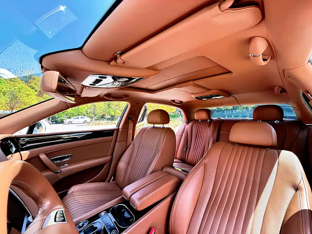 Bentley Flying Spur 2020 — фото 48