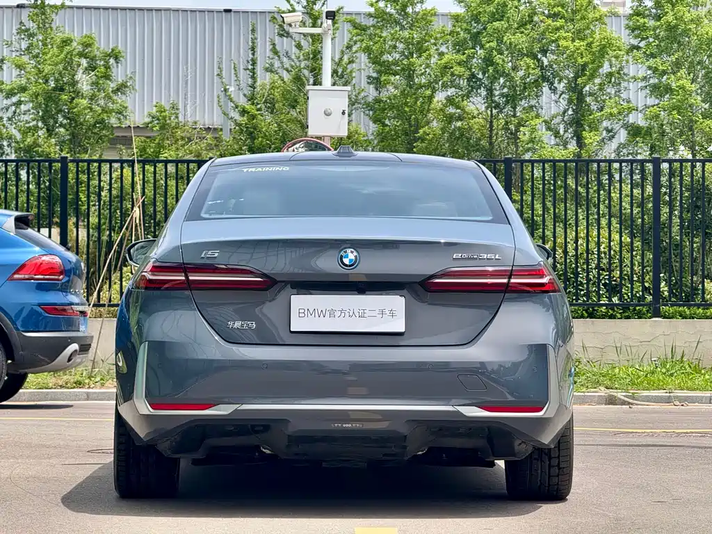 BMW i5 — фото 20