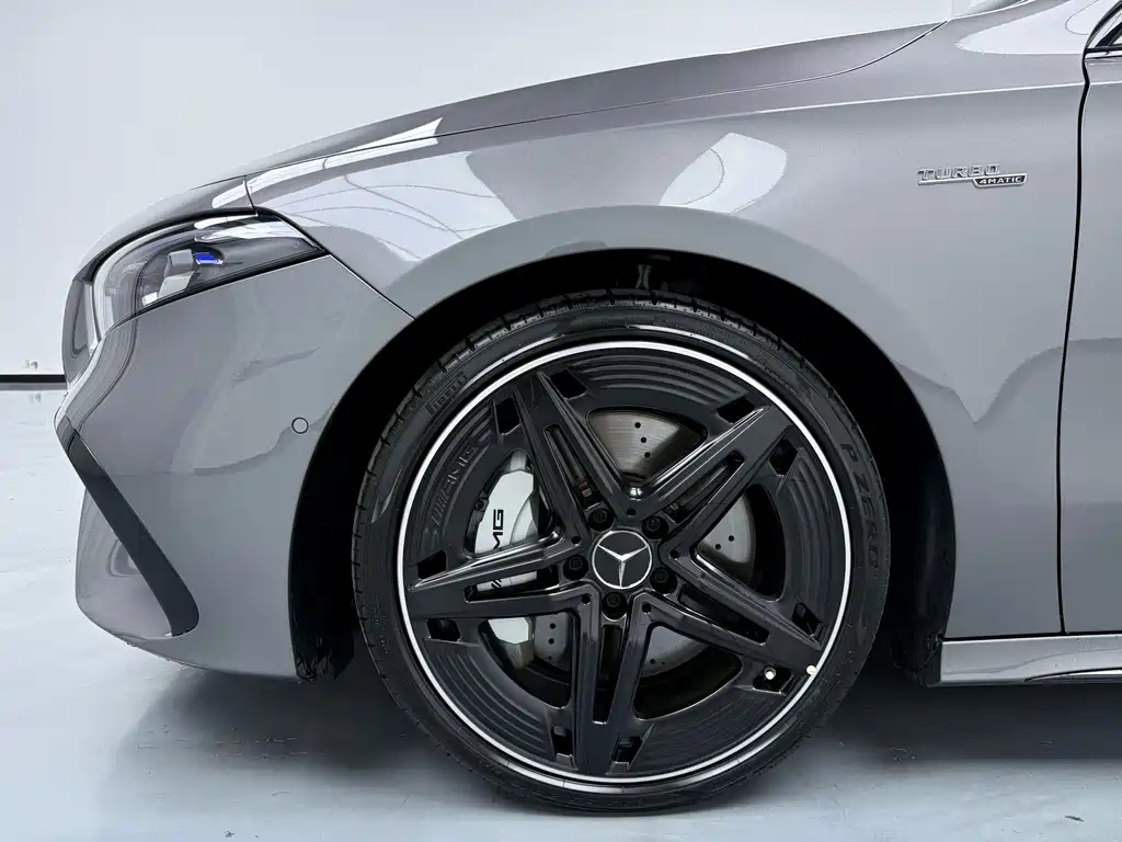 Mercedes-Benz A-Class AMG 2025 — фото 4