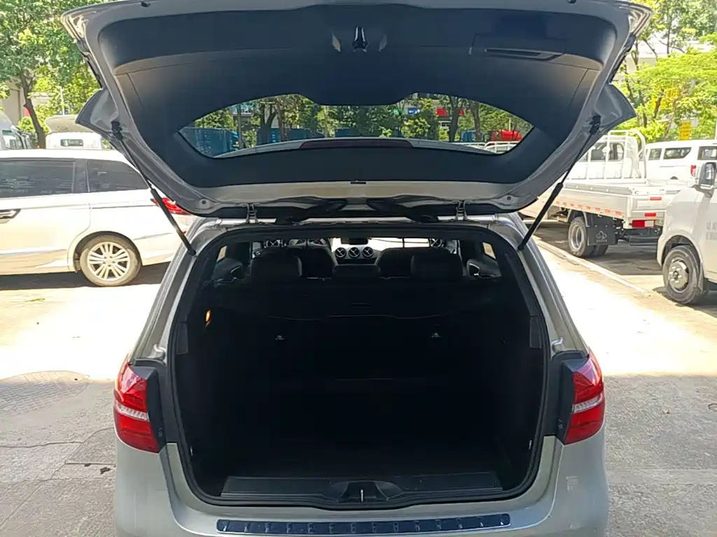 Mercedes-Benz B-Class 2018 — фото 15