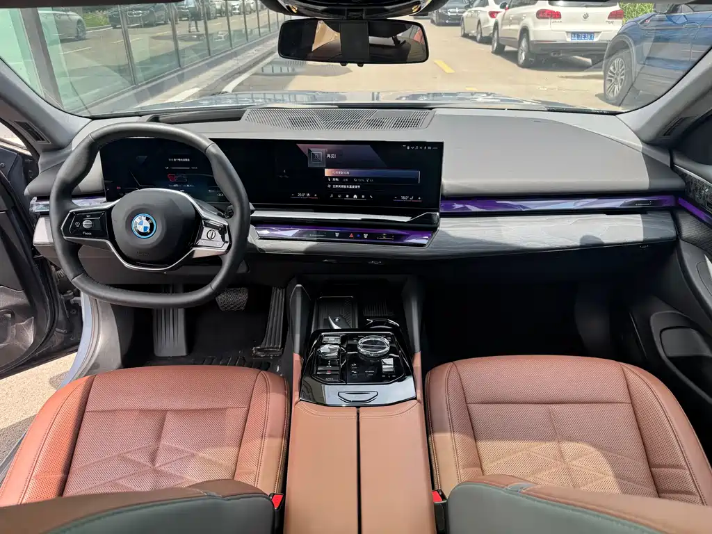 BMW i5 — фото 14