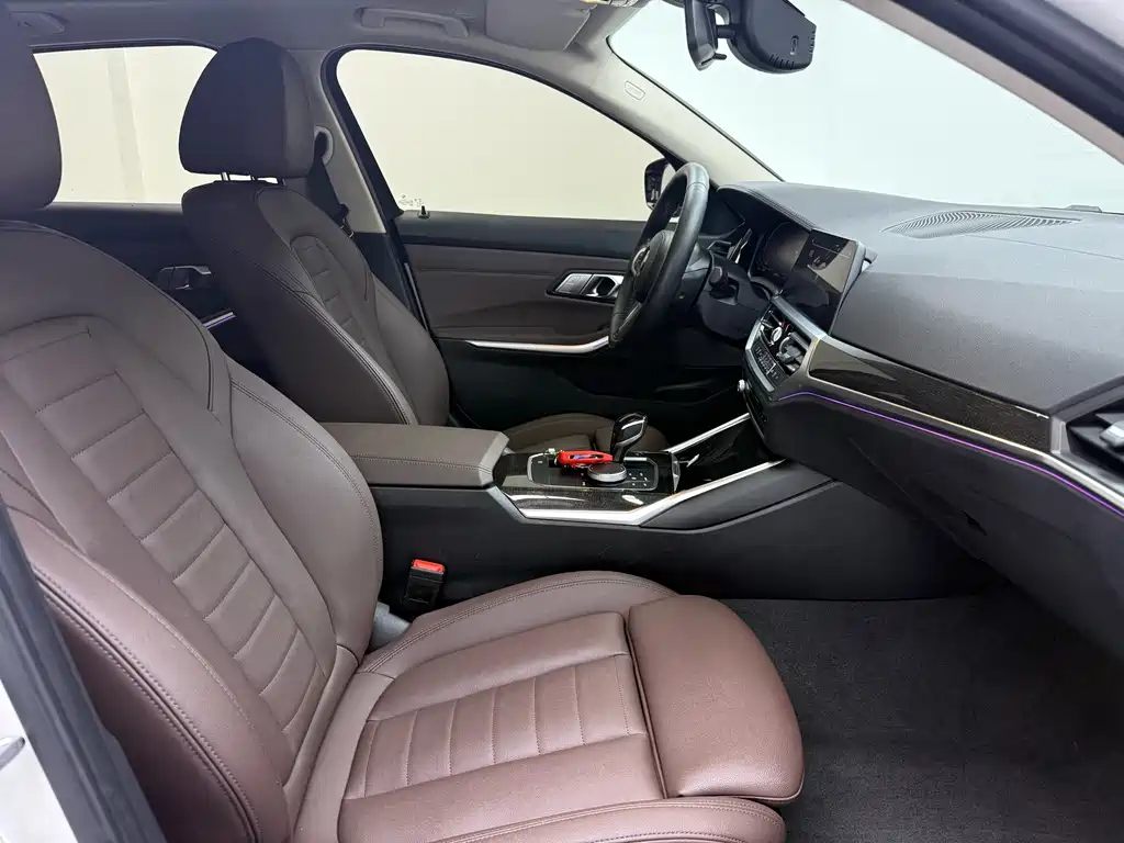BMW 3 Series 2019 — фото 15