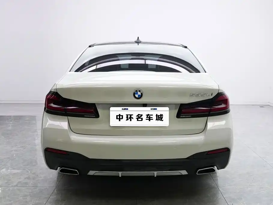 BMW 5 Series 2022 — фото 17