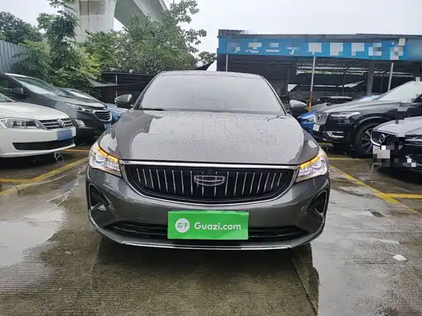 Geely Emgrand 2022