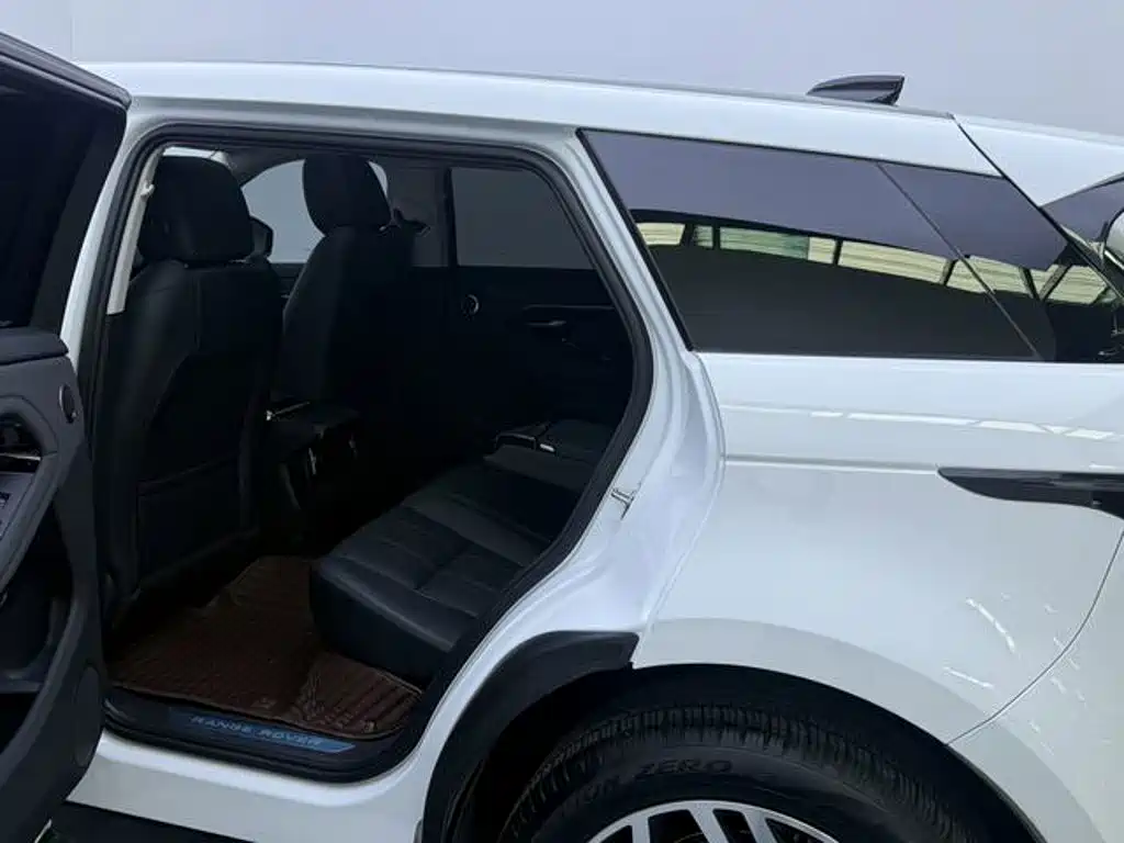 Land Rover Evoque 2023 — фото 21