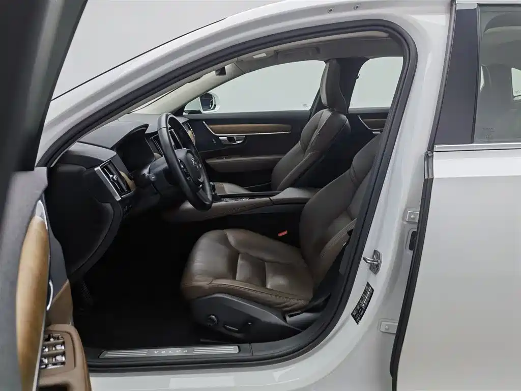 Volvo S90 2019 — фото 10