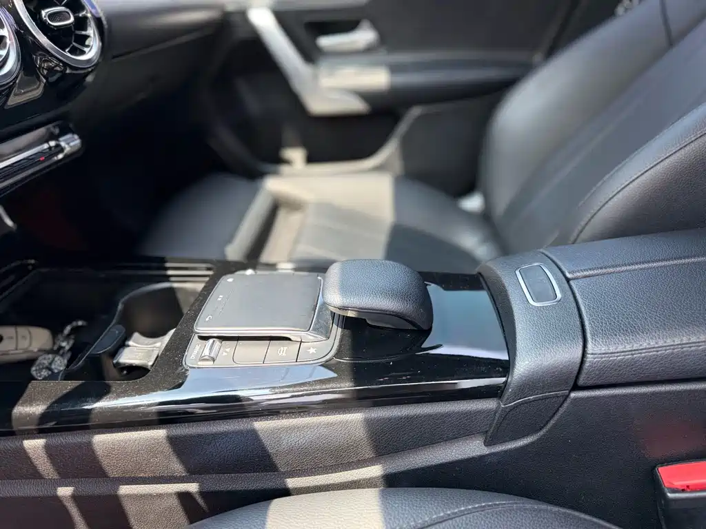 Mercedes-Benz A-Class 2021 — фото 12