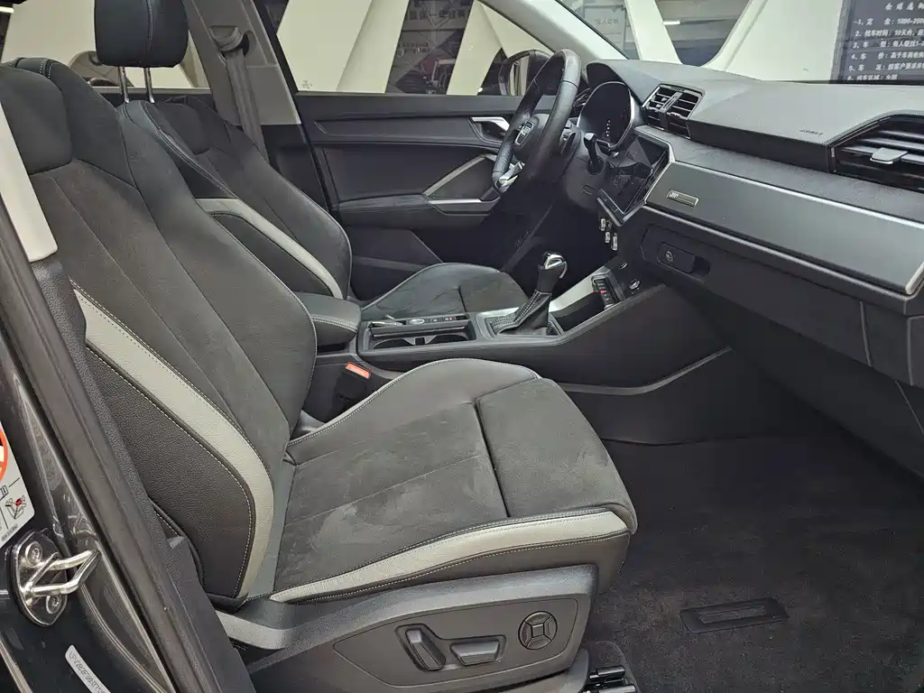 Audi Q3 2022 — фото 17