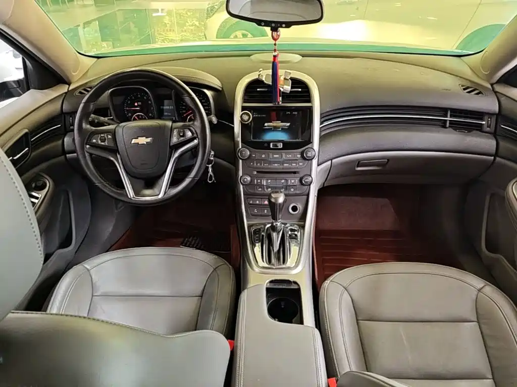 Chevrolet Malibu 2015 — фото 10