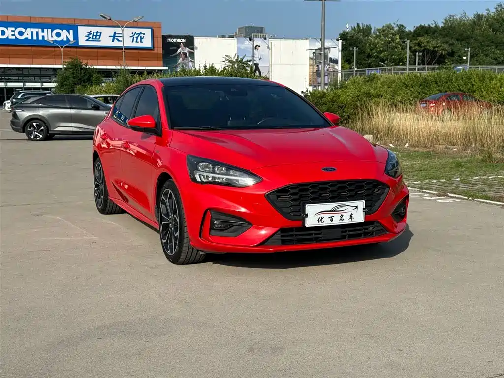 Ford Focus 2018 — фото 3