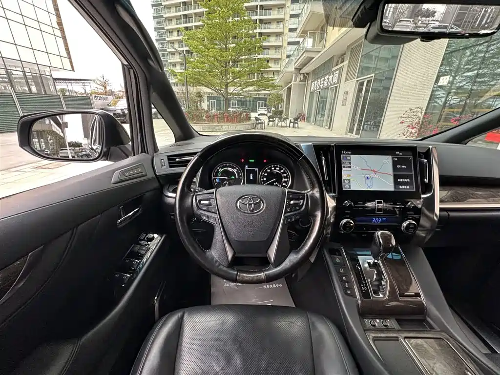 Toyota Vellfire 2021 — фото 18