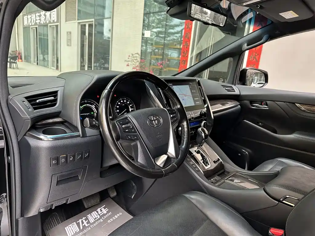 Toyota Vellfire 2021 — фото 10