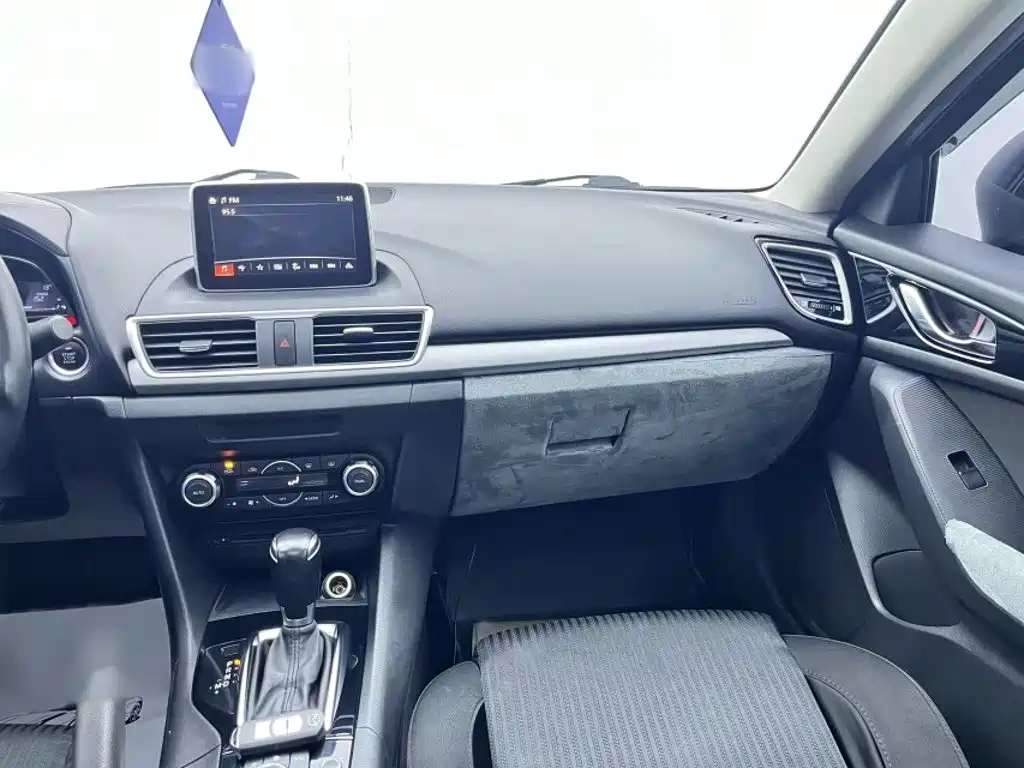 Mazda 3 Axela 2015 — фото 13