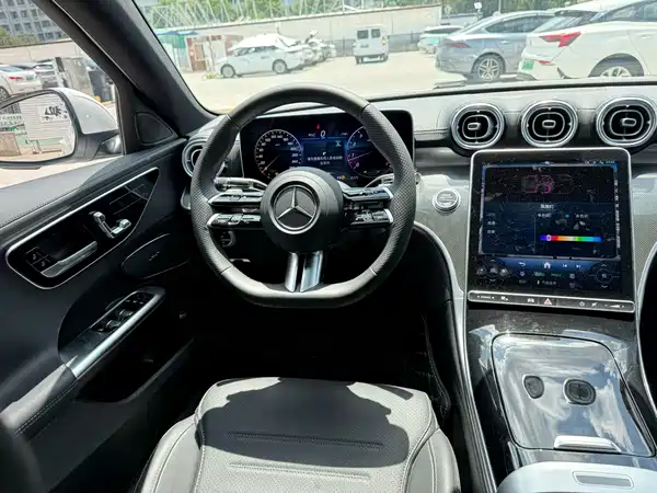 Mercedes-Benz C-Class 2025