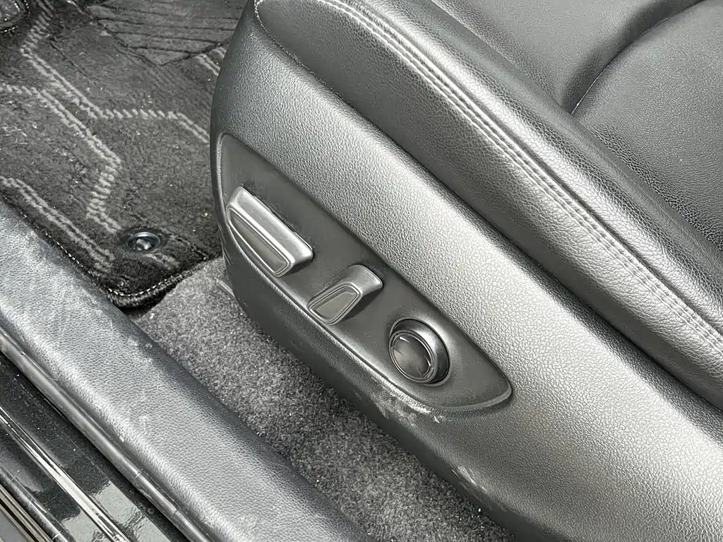 Toyota RAV4 2022 — фото 15