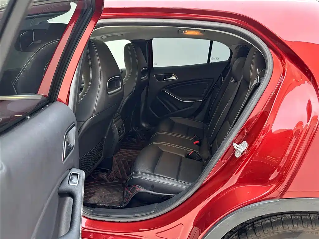 Mercedes-Benz GLA 2017 — фото 16