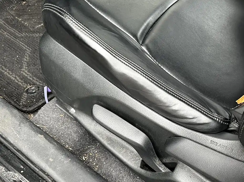 Toyota RAV4 2025 — фото 17