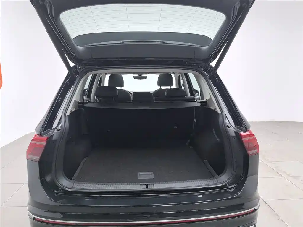 Volkswagen Tiguan L 2022 — фото 16