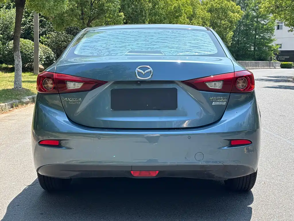 Mazda 3 Axela 2016