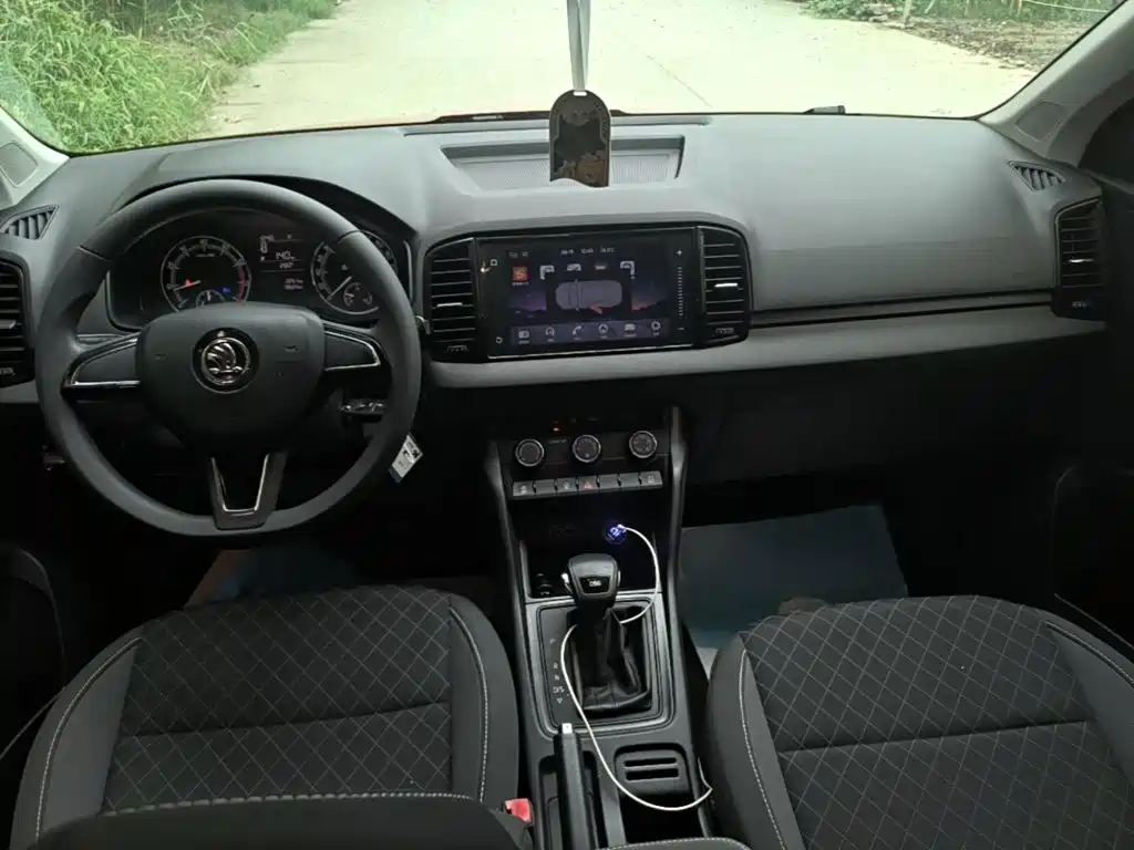 Skoda Karoq 2018 — фото 10