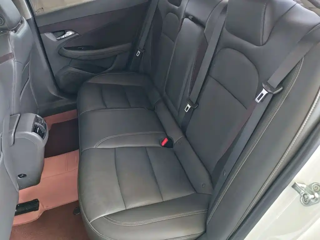 Chevrolet Malibu 2017 — фото 13