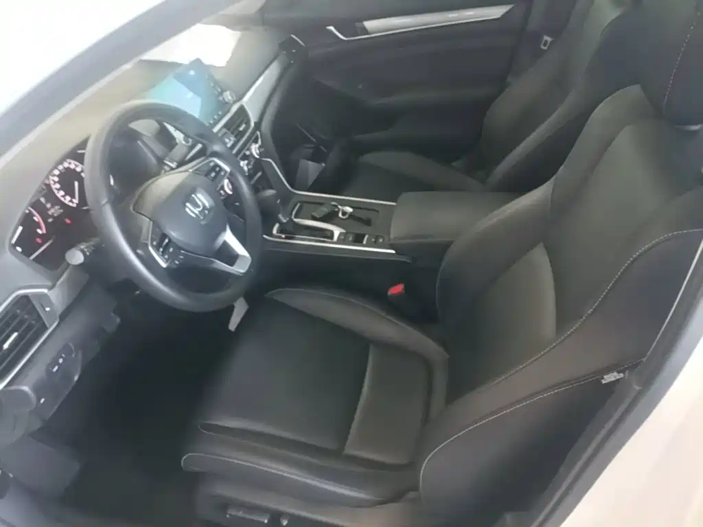 Honda Inspire 2021 — фото 15