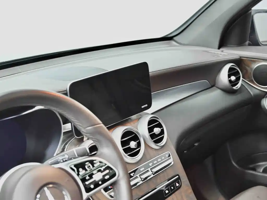 Mercedes-Benz GLC 2020 — фото 35