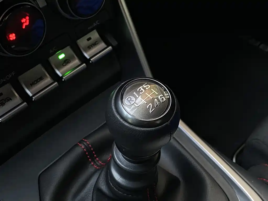 Subaru BRZ 2023 — фото 19