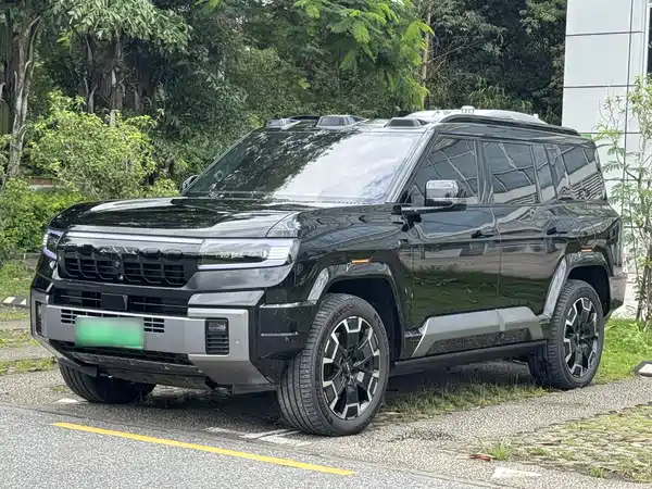 Fangchengbao Leopard 8 2025