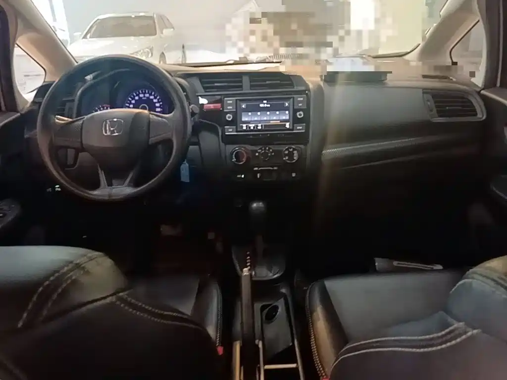 Honda Fit 2018 — фото 10