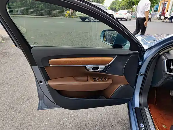 Volvo S90 2020