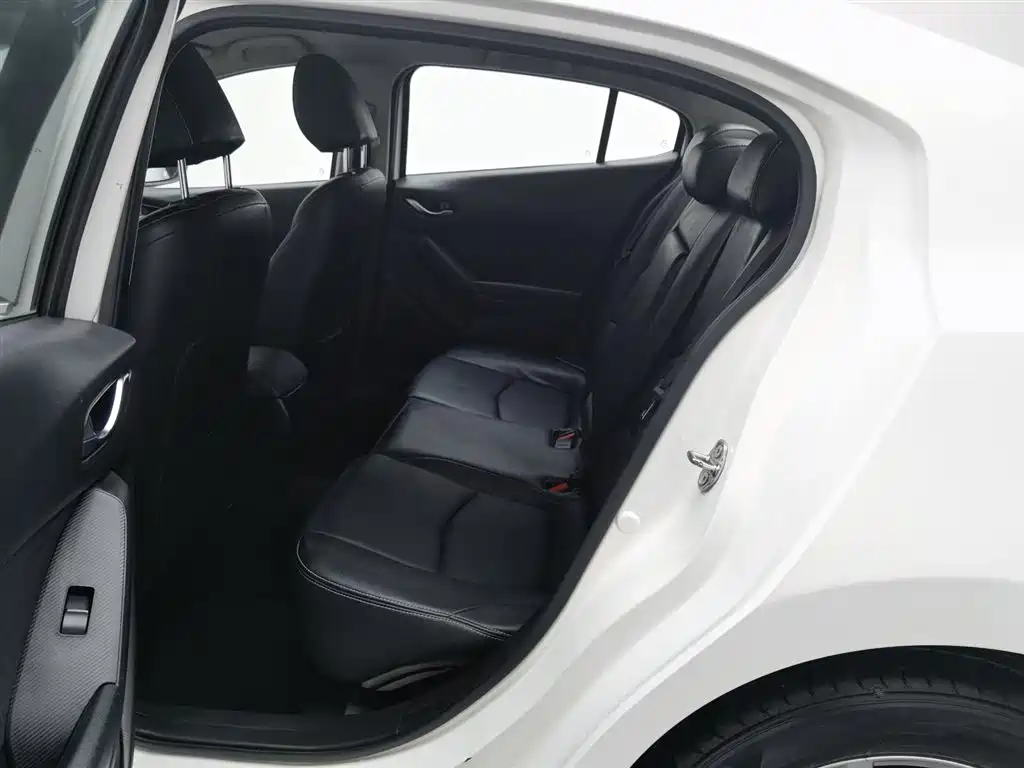 Mazda 3 Axela 2016 — фото 15