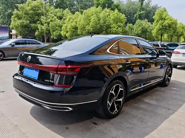 Volkswagen Passat 2023