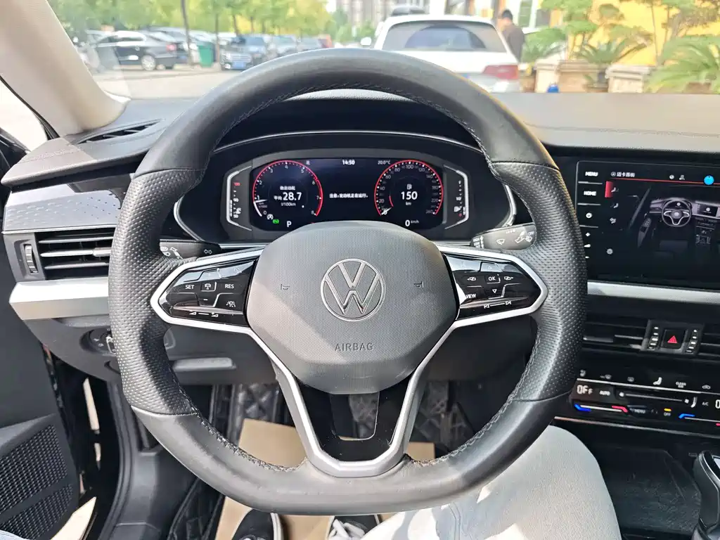 Volkswagen Passat 2023 — фото 11