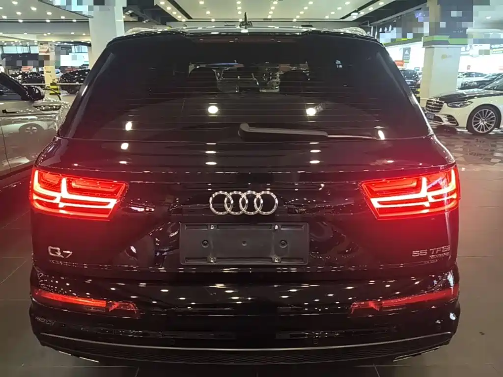 Audi Q7 2019 — фото 6