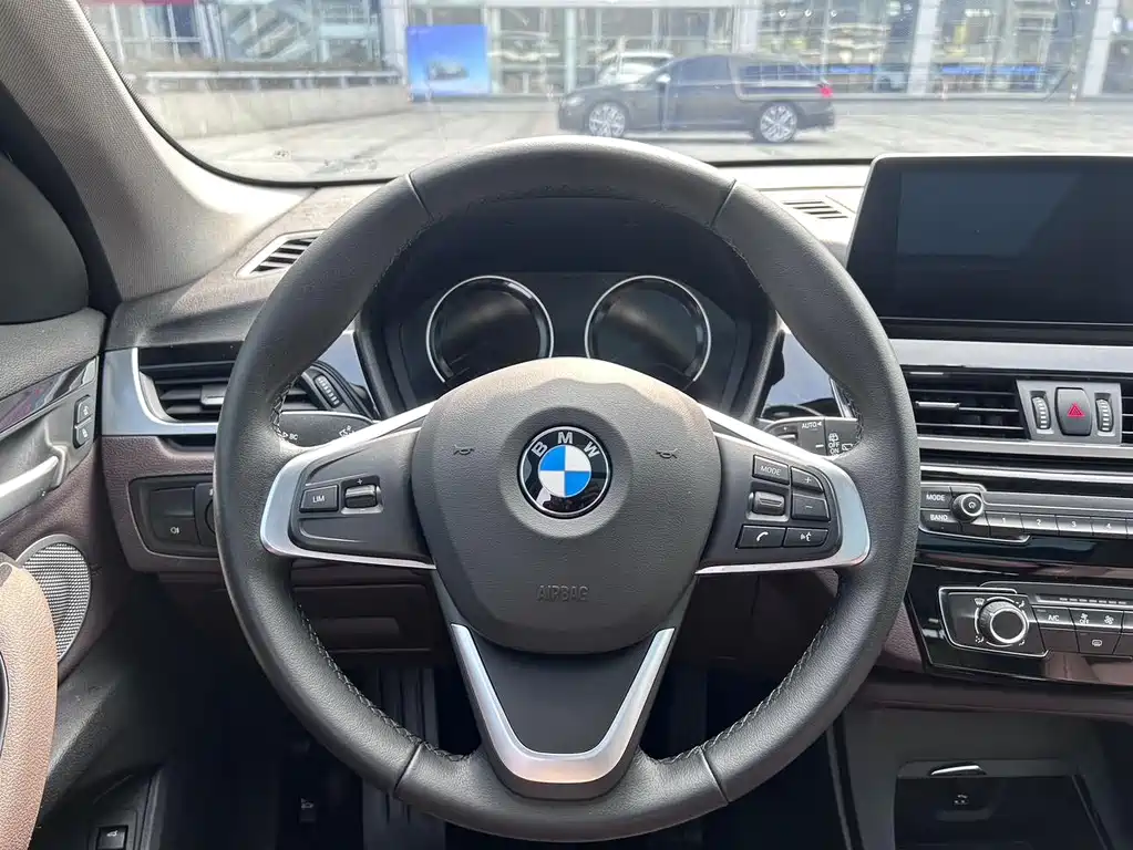 BMW X1 2021 — фото 10