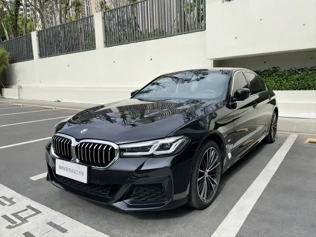 BMW 5 Series 2023 — фото 1