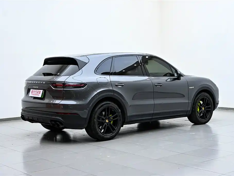 Porsche Cayenne Hybrid 2023 — фото 7