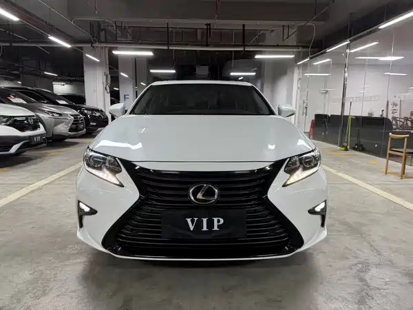 Lexus ES 2017