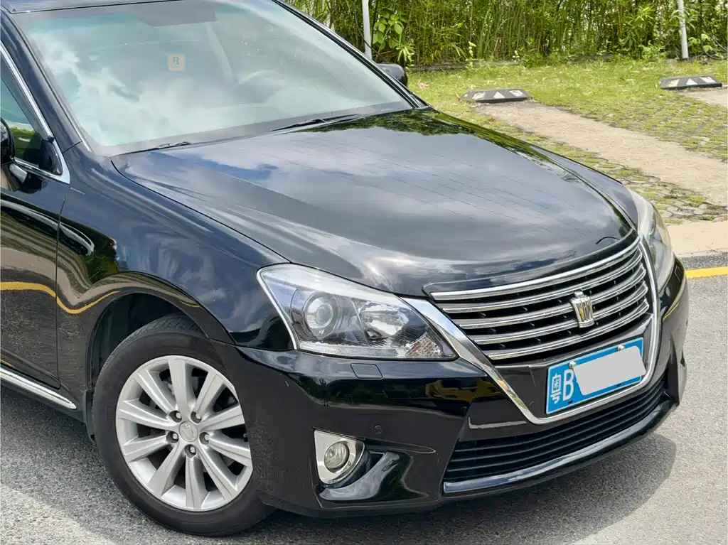 Toyota Crown 2014 — фото 10