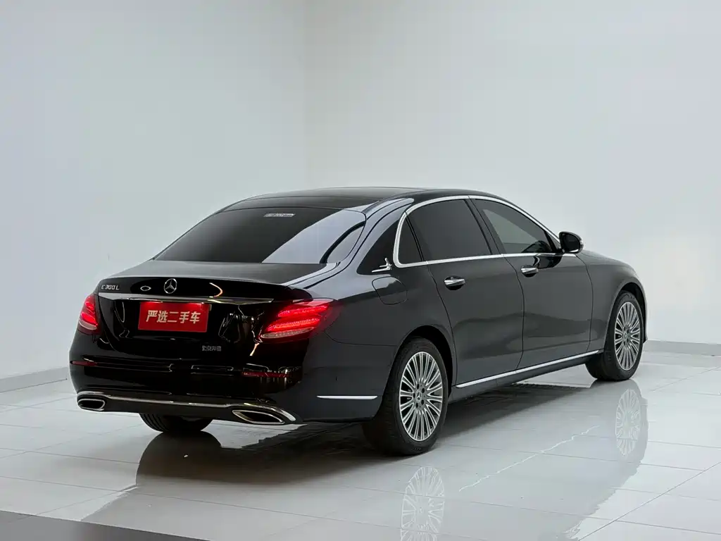 Mercedes-Benz E-Class 2019 — фото 16