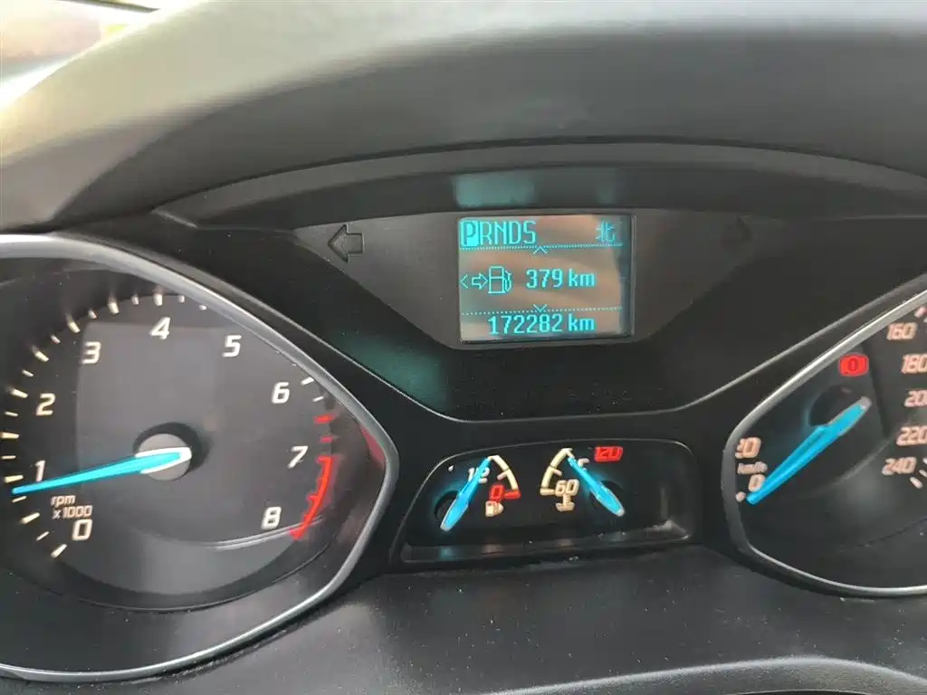 Ford Kuga 2015 — фото 8