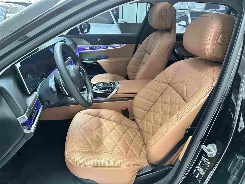 BMW 7 Series 2025 — фото 11