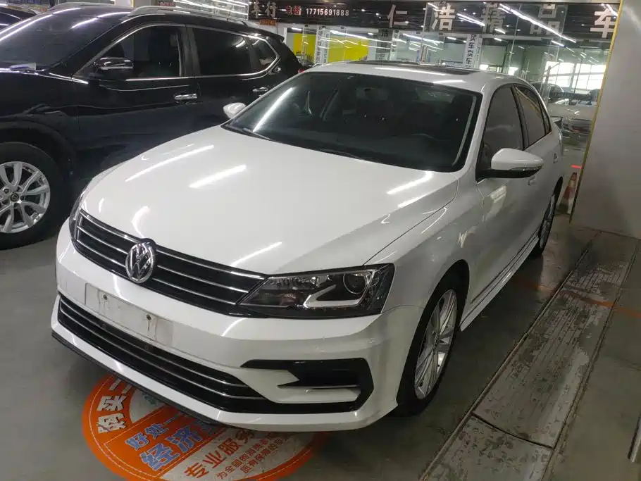Volkswagen Sagitar 2018
