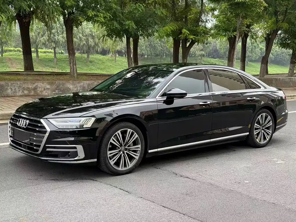 Audi A8 2019 — фото 1